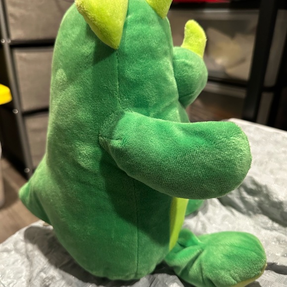 Progressive Plush Jake David Green Triceratops Dinosaur Stuffed Plush 11" - Picture 5 of 5